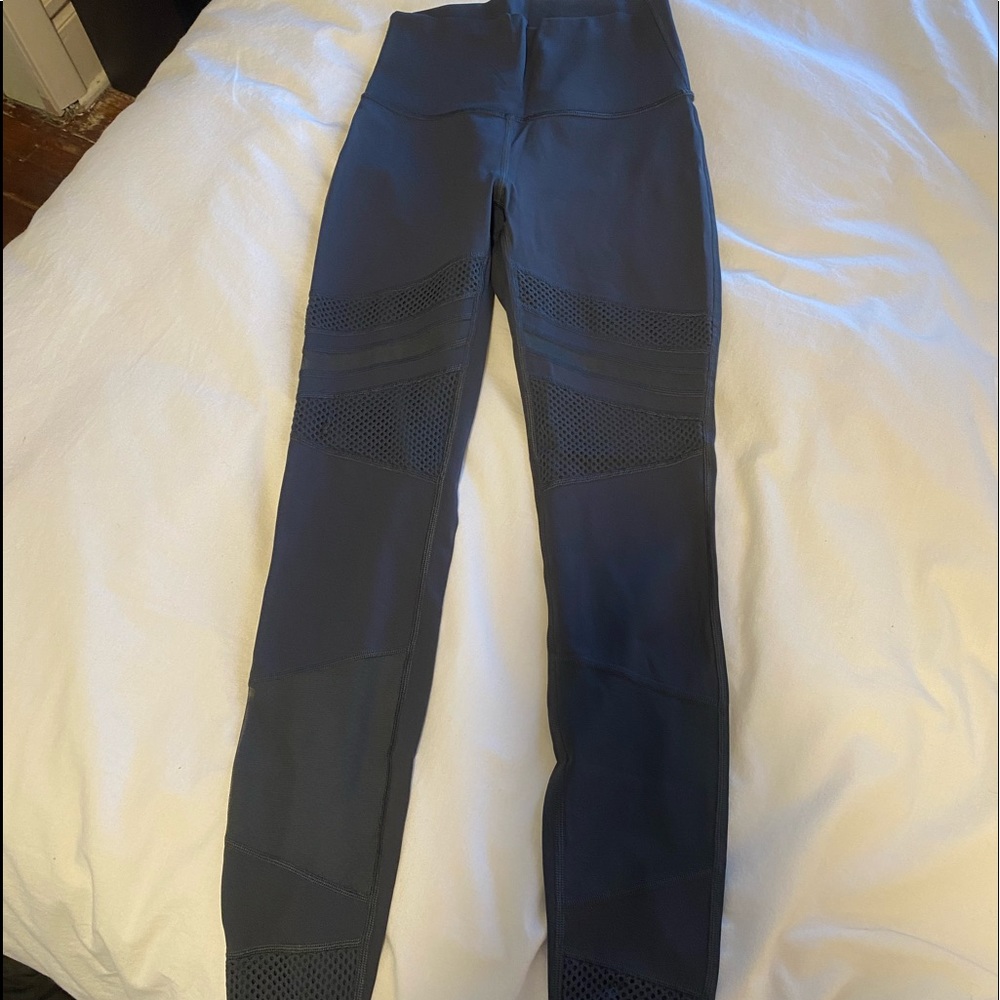 Grey yoga pants